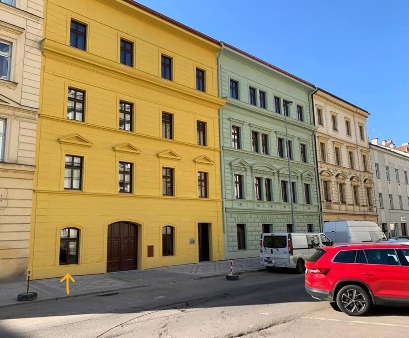 Studio V Prizemi S Kuchyni A Koupelnou Prague Exterior photo